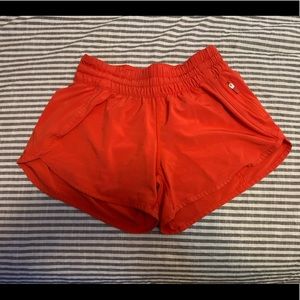 lululemon tracker shorts size 6
